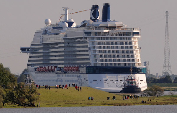 Passt, gerade. Überführung des Kreuzfahrtschiffes "Celebrity Silhouette", 2012, Foto (C): Eilert Voß