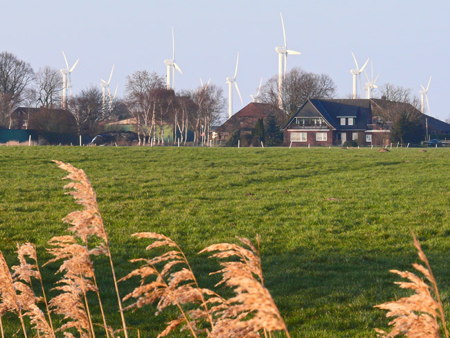 Gemeinde Holtgast, Ortsteil Fulkum, LK Wittmund, mit Teilen des Windparks Utgast II, Foto (C): Manfred Knake